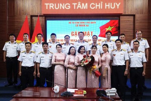Thủ trưởng Lữ đoàn 162 lắng nghe tâm tư, nguyện vọng để giải quyết khó khăn cho hội viên phụ nữ