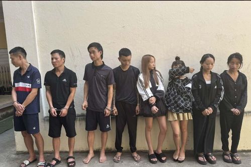 'Mở tiệc' ma túy trong phòng karaoke