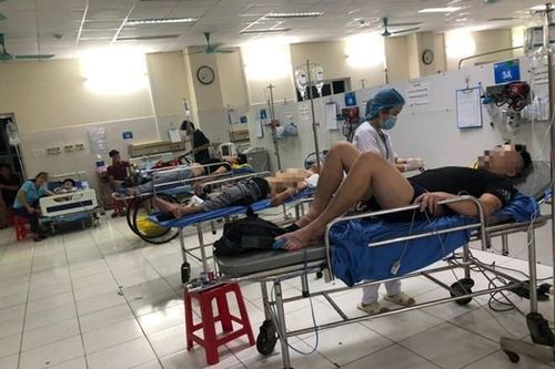 Bộ Y tế yêu cầu tạm đình chỉ quán ăn nghi làm 5 người nhập viện sau khi ăn lẩu