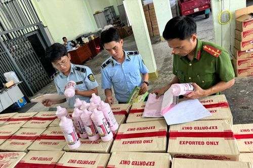 Phú Yên: Phát hiện 1.100 chai nước tẩy bồn cầu giả nhãn hiệu Okay