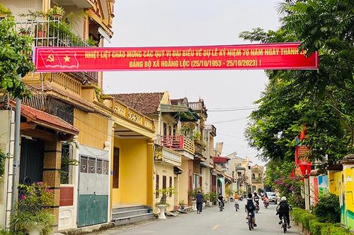 Phát huy truyền thống, vững bước dưới cờ Đảng