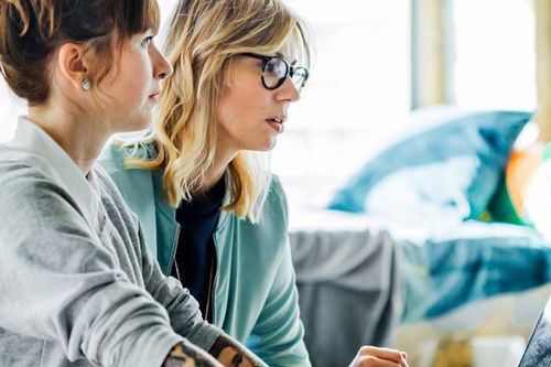 Thiếu hụt nhân lực IT, châu Âu đang trông cậy vào phụ nữ