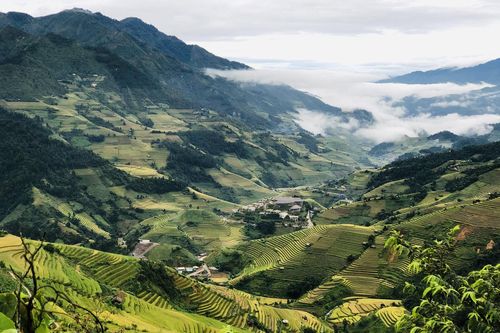 Bài 4: Vươn lên trong gian khóBài 1: Từ 'cửa ngõ Tây Bắc'Bài 2: Sức mạnh nội sinh từ văn hóa dân tộc
