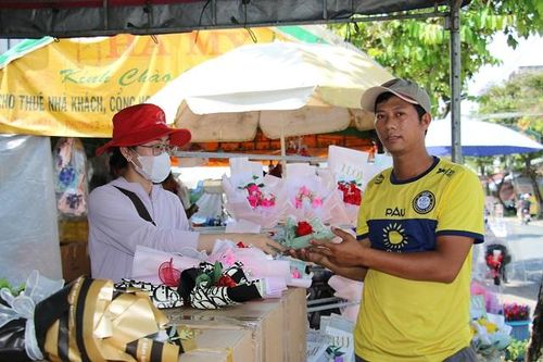 Sản phẩm hoa sáp hút khách dịp 20/10