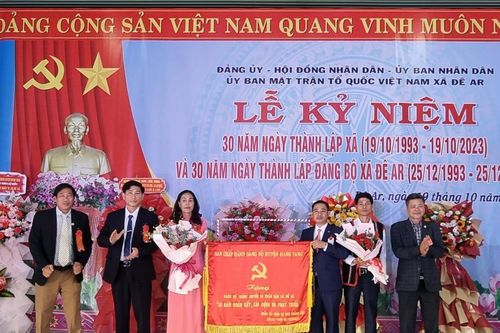 Xã Đê Ar kỷ niệm 30 năm ngày thành lập