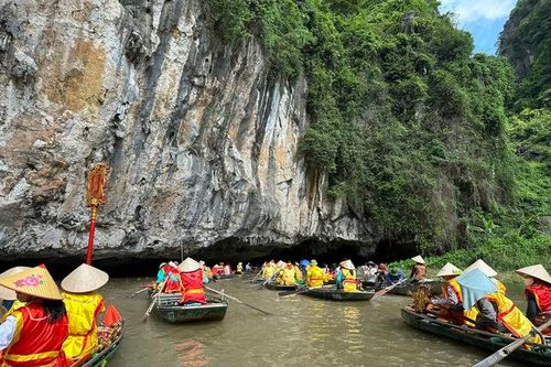 Ninh Bình tiếp tục là điểm đến được du khách yêu thích lựa chọn