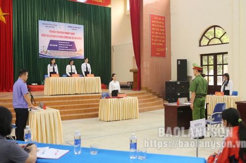 Trường Cao đẳng nghề Lạng Sơn: Hơn 300 học sinh, sinh viên dự phiên tòa giả định tuyên truyền phòng, chống bạo lực học đường