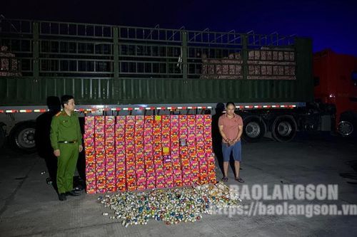 Lạng Sơn: Một ngày phát hiện 2 vụ vận chuyển pháo nổ, thu giữ gần 9 tạ pháo