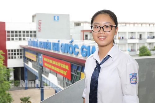 Phạm Minh Anh: Cô học trò đa tài đoạt giải Nhì quốc gia môn Tiếng Anh