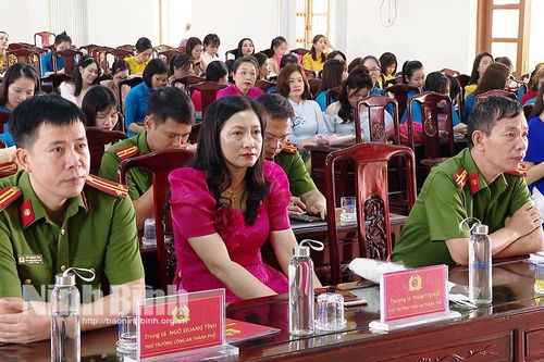 Công an thành phố Ninh Bình gặp mặt kỷ niệm Ngày Phụ nữ Việt Nam