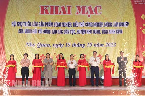Khai mạc Hội chợ triển lãm tại huyện Nho Quan