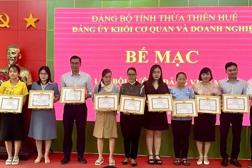 80 đảng viên mới được bồi dưỡng lý luận chính trị