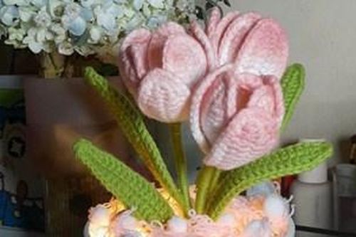 Hoa len tặng mẹ