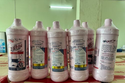 Ngăn chặn kịp thời gần 1.100 chai nước tẩy bồn cầu giả nhãn hiệu Okay