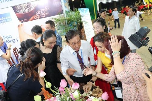 Người dân TP Biên Hòa được tư vấn, chăm sóc sức khỏe miễn phí