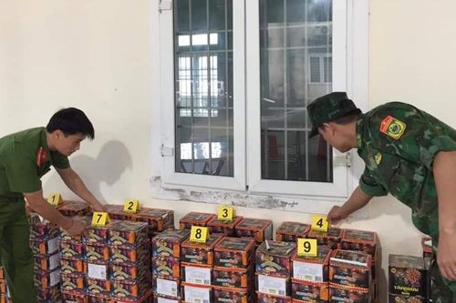 Tiếp tục phát hiện, bắt giữ nhiều vụ vận chuyển pháo nổ trái phép