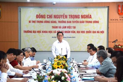Đưa việc học tập nghề làm báo của Bác Hồ thành kinh nghiệm hằng ngày