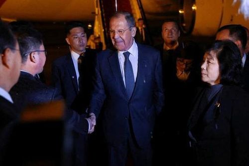 Ngoại trưởng Nga Sergei Lavrov đã đến Triều Tiên