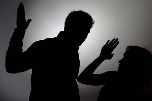 Biết chồng sắp cưới bị người yêu cũ bỏ vì vũ phu, tôi ghê sợ muốn hủy hôn