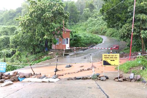 Đà Nẵng gỡ phong tỏa tuyến đường du lịch lên bán đảo Sơn Trà
