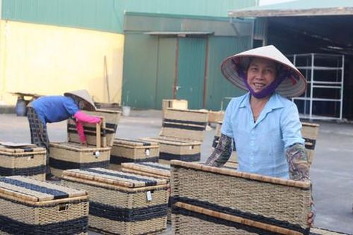 'Áo mới' cho làng nghề từ chuyển đổi số ở Phú Xuyên