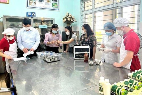 Hoài Đức: Kiểm tra bếp ăn tập thể của 67 trường học