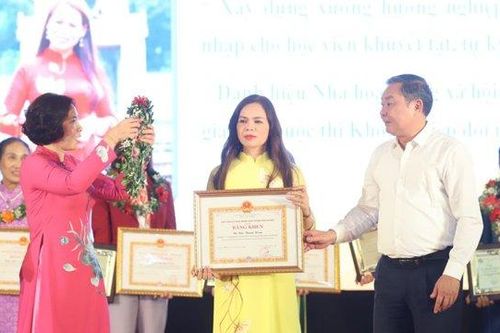 Không chỉ dừng ở sự tôn vinh