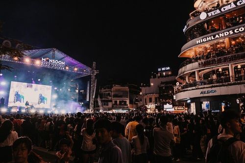 'Thực đơn' hiếm có nhưng không khó tìm ở 'Phố Hàng Nhạc'