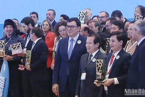 Làng du lịch Tân Hóa ở Quảng Bình nhận giải thưởng 'Làng du lịch tốt nhất' của UNWTO