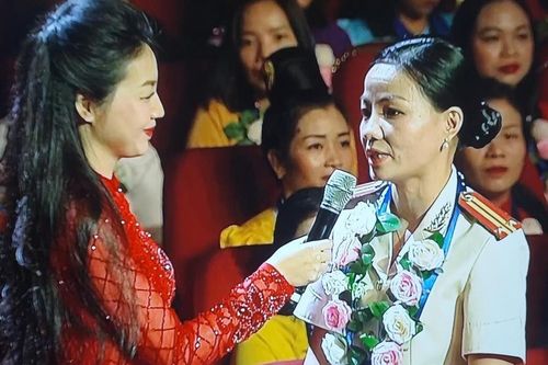 Xứng đáng là 'bông hoa' tiêu biểu của Hội Phụ nữ cơ sở giỏi