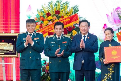 Bảo vệ vững chắc bầu trời Tổ quốc