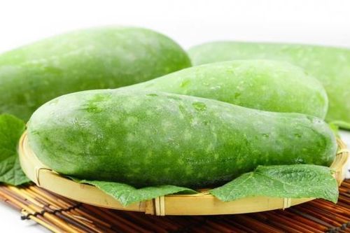 Mua bí đao thì nên chọn quả có vỏ xanh đậm hay xanh nhạt?