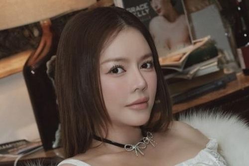 Ngỡ ngàng với vóc dáng quyến rũ của 'nữ hoàng thảm đỏ' Lý Nhã Kỳ