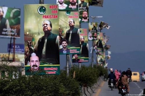 Pakistan cho phép cựu Thủ tướng Sharif tại ngoại khi về nước