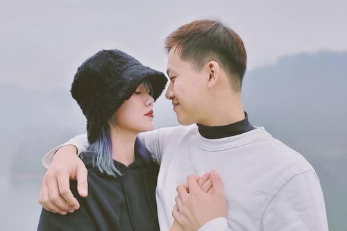 Vợ trẻ như học sinh cấp 3 của MC Trần Ngọc 'Đường lên đỉnh Olympia'