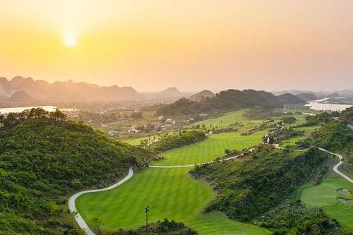 Công ty sân golf duy nhất trên sàn chứng khoán vẫn chìm trong thua lỗ