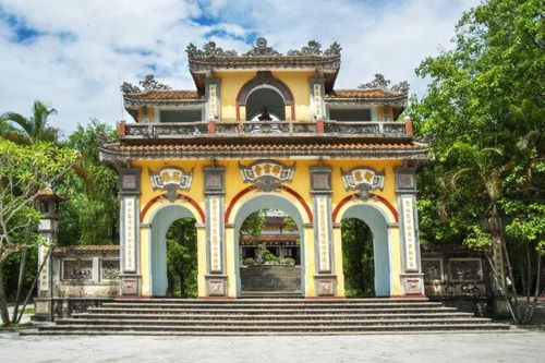 Viếng chùa Tường Vân