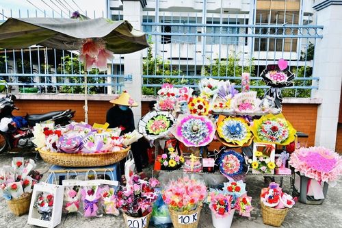Hoa 'đồng tiền' đắt khách dịp lễ 20/10