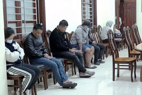 Phá tụ điểm lắc 'lắc xí ngầu' ăn tiền trong quán cà phê