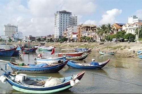 Nhật Lệ giăng sóng cánh hồng