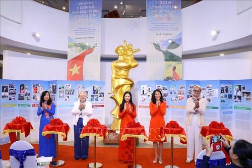 Khai mạc Triển lãm '17 Gương mặt Hành động Việt Nam vì sự phát triển bền vững'
