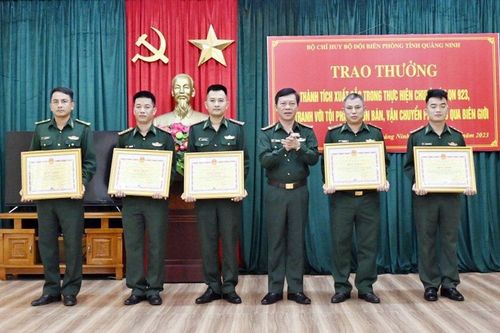 Quảng Ninh: Khen thưởng thành tích triệt phá đường dây buôn pháo nổ