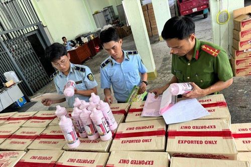 Phát hiện nước tẩy bồn cầu giả Okay