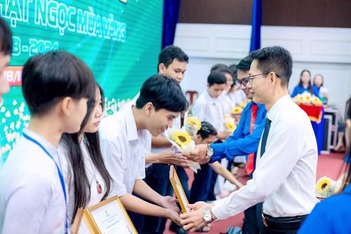 Phân bón Cà Mau 12 năm - Một tấm lòng với giáo dục tỉnh Cà Mau