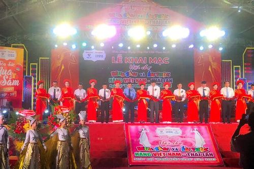 Khai mạc Hội chợ mua sắm và ẩm thực hàng Việt Nam - Thái Lan, Ngày hội bánh dân gian năm 2023 tại TX. Tịnh Biên