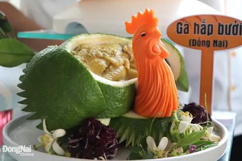 Gỏi bưởi và gà hấp bưởi Đồng Nai được vinh danh tại Lễ hội Rạng danh văn hóa ẩm thực Việt