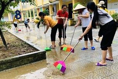 Tổng vệ sinh trường lớp đón học sinh trở lại