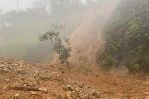 Thông tuyến đường Hồ Chí Minh qua xã Hương Nguyên
