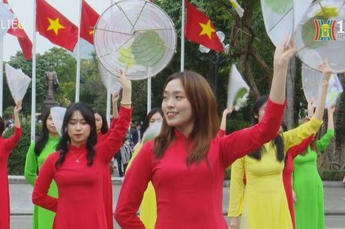 Các NTK tên tuổi góp mặt tại Lễ hội Áo dài