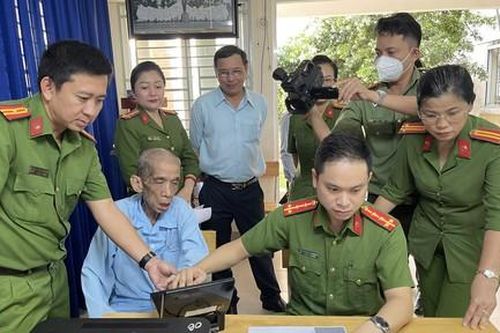 Công an TPHCM: Nỗ lực để không 'nhân khẩu đặc biệt' nào bị bỏ lại phía sau